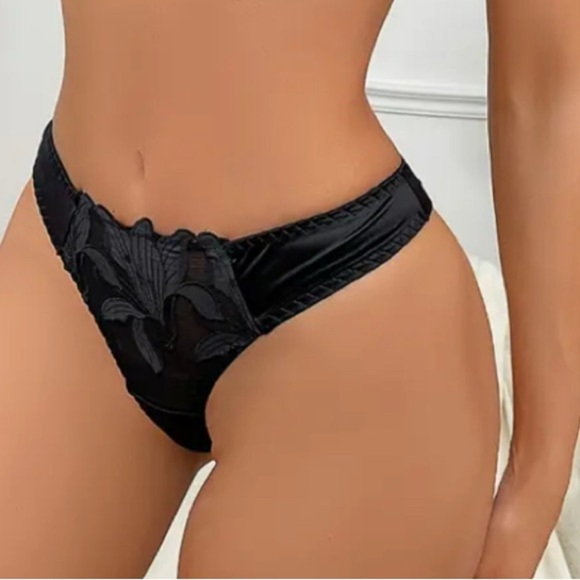 Black Satin‎ Lily Embroidered Floral Overlay Push-Up Bra & Thong Panty Set NEW - Picture 5 of 17